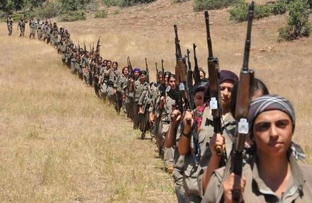 les femmes kurdes combattent l'EI