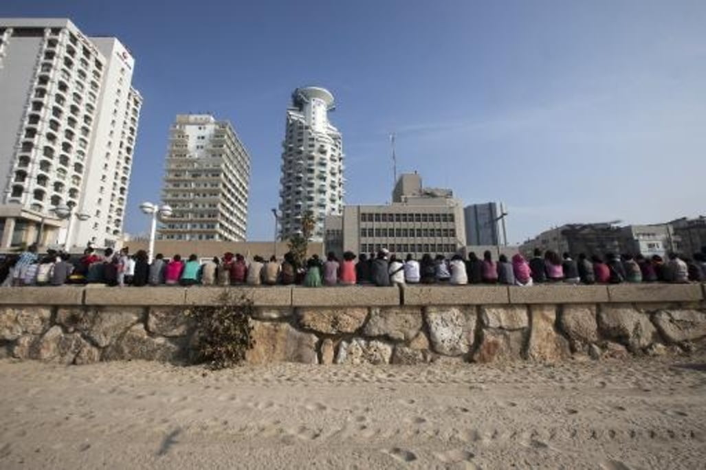 Déjà qu'on est noirs alors si on se mettait à parler l'arabe ça deviendrait compliqué ...