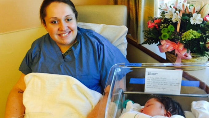 elle découvre qu'elle est enceinte après 9 mois