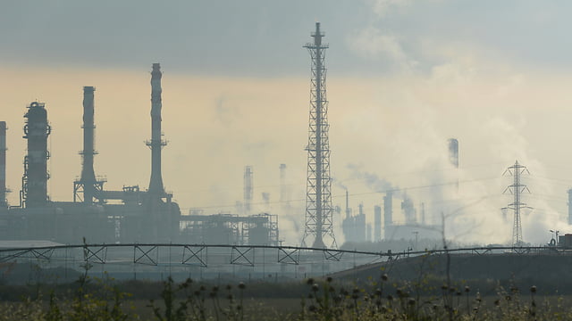 Haifa Israel pollution usines fermées