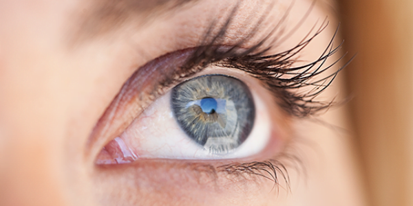 Changer la couleur de ses yeux grâce au laser, c'est