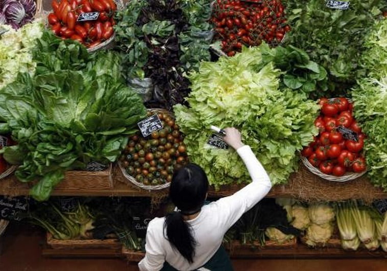 Le ministre Ariel présente une réforme pour faire baisser les prix des aliments