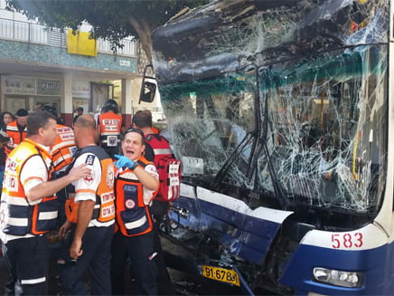 Bat Yam : 3 autobus se percutent. Bilan 38 blessés