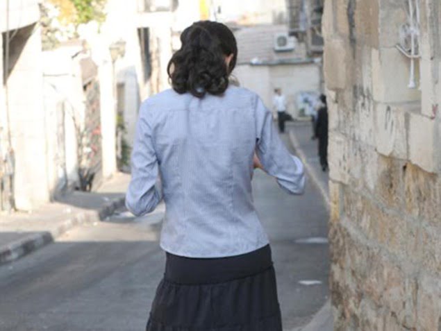 Discrimination à Bnei Brak : elle se fiance à 15 ans parce qu’elle est sépharade, et a été refusée dans un établissement ashkénaze