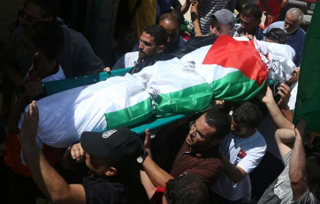 Bebé palestinien brûlé père décédé funérailles du père du bébé palestinien