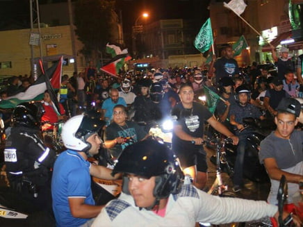 Une manifestation illégale d’arabes israéliens à Jaffa dégénère : 6 personnes arrêtées et 6 policiers blessés