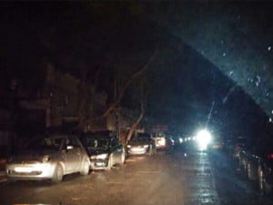 Israël : des milliers de foyers toujours sans électricité, la tension monte
