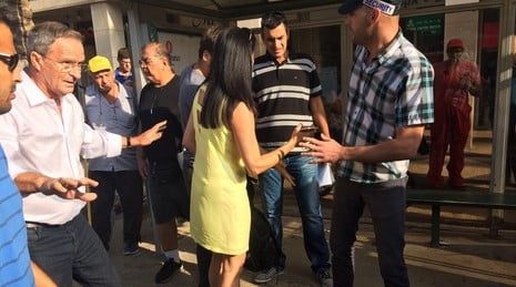 Raanana : Attaque au couteau dans la rue principale