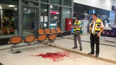 Attentat à Beer Sheva : Un soldat tué et 11 personnes blessées