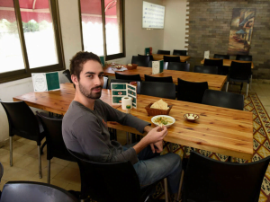 Les restaurants de Jaffa sont vides : entre désespoir et espoir
