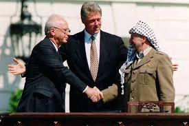 L’ancien président Bill Clinton en visite en Israël