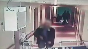 A voir : les forces spéciales se déguisent en famille arabe dont la femme va accoucher pour arrêter un terroriste