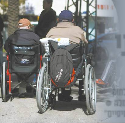 Israël : fin de l’humiliation des personnes âgées, annulation de l’examen de dépendance