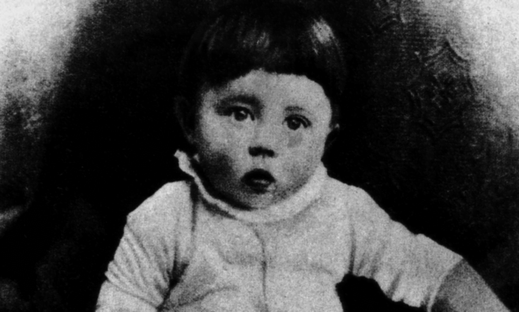 Auriez-vous osé tuer Hitler bébé pour changer le cours de l’Histoire ...