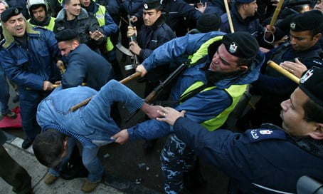 Une première: L’AP assignée en justice pour torture effrénée