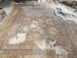 Magnifique mosaïque découverte à Lod