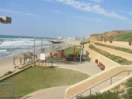 Les plages de Tel-Aviv et d’Herzliyya fermées pour cause de pollution