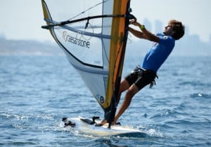 Des  jeunes windsurfeurs israéliens privés de compétition en Malaisie