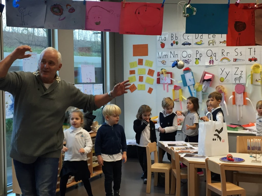 L'espoir c'est la joie Moshe Pitchon l'explique aux enfants