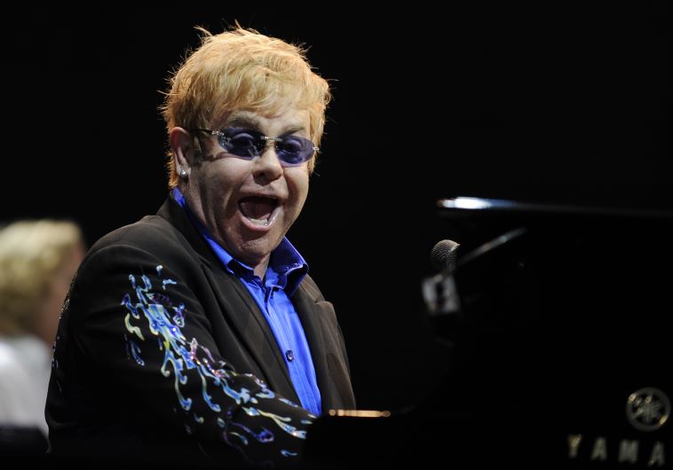La rumeur est presque confirmée : Elton John sera en Israël fin mai