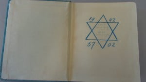 Un album de mariage de 1942 d'un couple juif ayant péri à Auschwitz restitué à sa famille