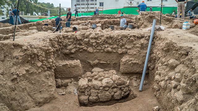 Les vestiges d'une citadelle de 3.400 ans découverts à Nahariya