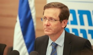 Herzog en visite en France: Arrêtez de prendre des décisions anti-israélienne
