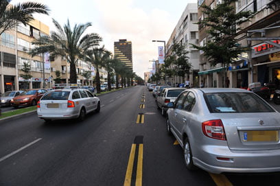 Tel-Aviv: A compté du 15 février, les deux-roues pourront circuler dans deux voies réservées au transport public