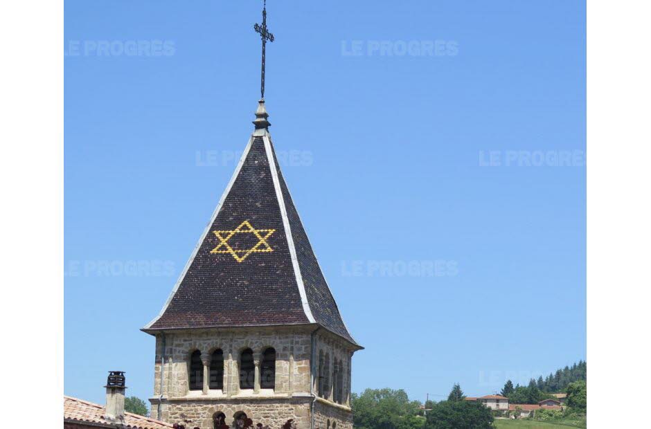 de-la-route-en-venant-du-col-du-fut-d-avenas-impossible-de-rater-cette-eglise-photo