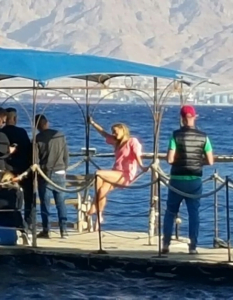 Exclusif: Premières photos de Bar Refaeli enceinte