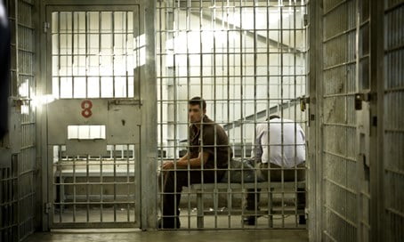 La police emploie la guerre des nerfs pour faire avouer des suspects juifs