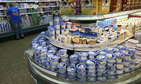 L’AP interdit l’importation de produits alimentaires de base israéliens
