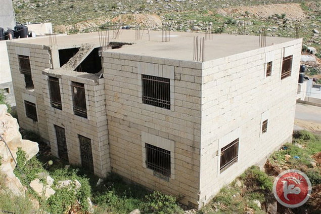 La famille d’un terroriste palestinien achète une villa grâce à des dons