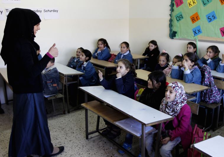 L’Education Nationale libanaise réexamine la définition d’Israël en tant qu’ennemi