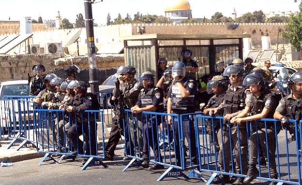 Les accrochages entre les forces de l'ordre et les Palestiniens au Mont du Temple continuent