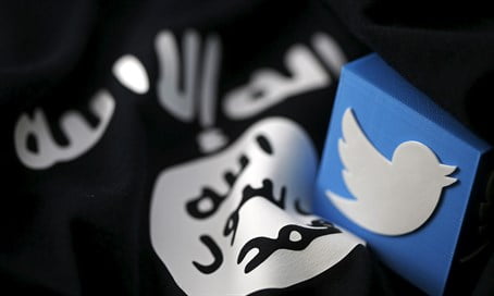 Combattre le terrorisme sur FB et Twitter