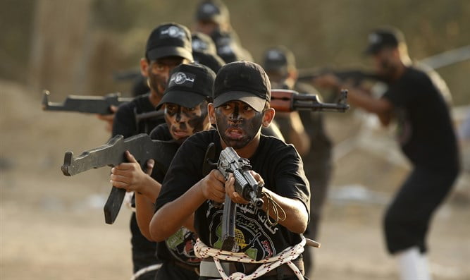 Le Hamas ouvre sa 25ème édition de camp militaire d'été pour enfants