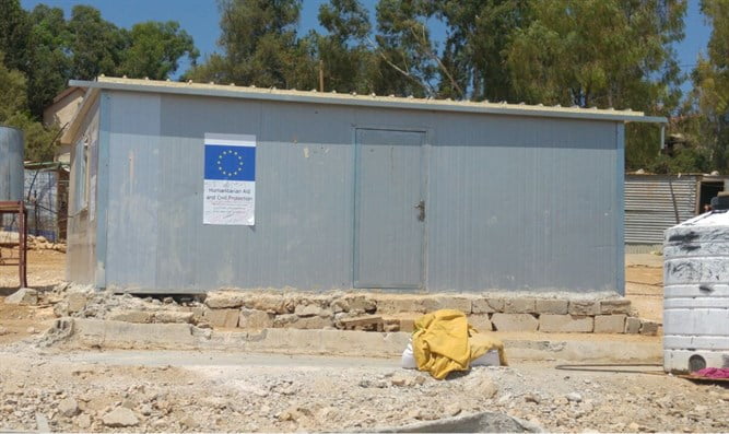 L'UE construit illégalement des maisons palestiniennes