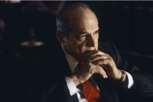  Steven Hill a joué le rôle d'Adam Schiff durant 10 ans. 