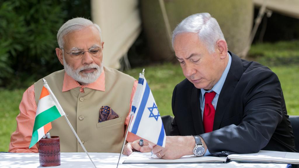 Les Premiers ministres indien Narendra Modi et israélien Benyamin Natanyahu à Haïfa, en Israël, le 6 juillet 2017.