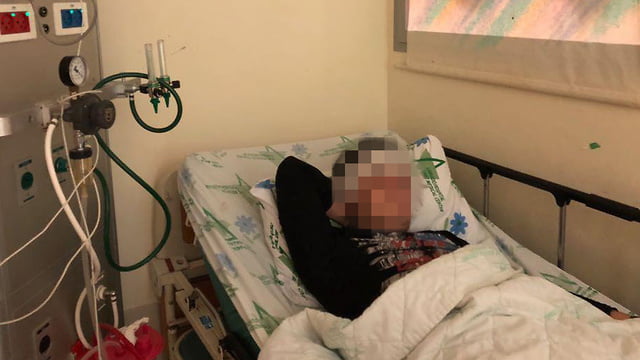 roué de coups en raison de son accent