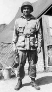 Le sergent David Rosenkrantz était parachutiste. Il est mort en 1944 aux Pays-Bas.