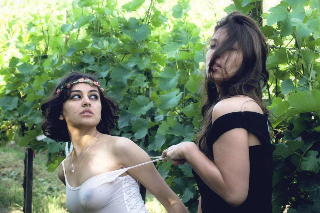 Yasmeena Ali avec magen david plutôt voyante 