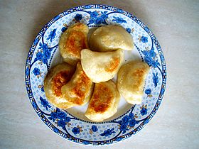 Un plat traditionnel de pierogi.