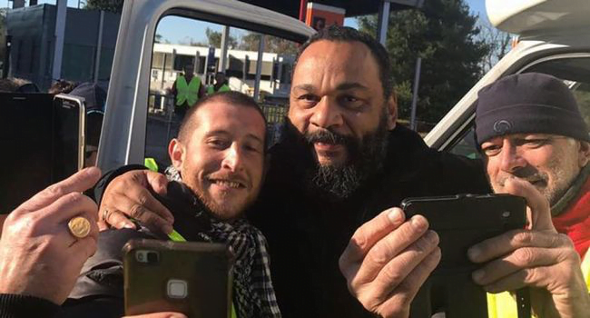 antisemites quenelles a paris