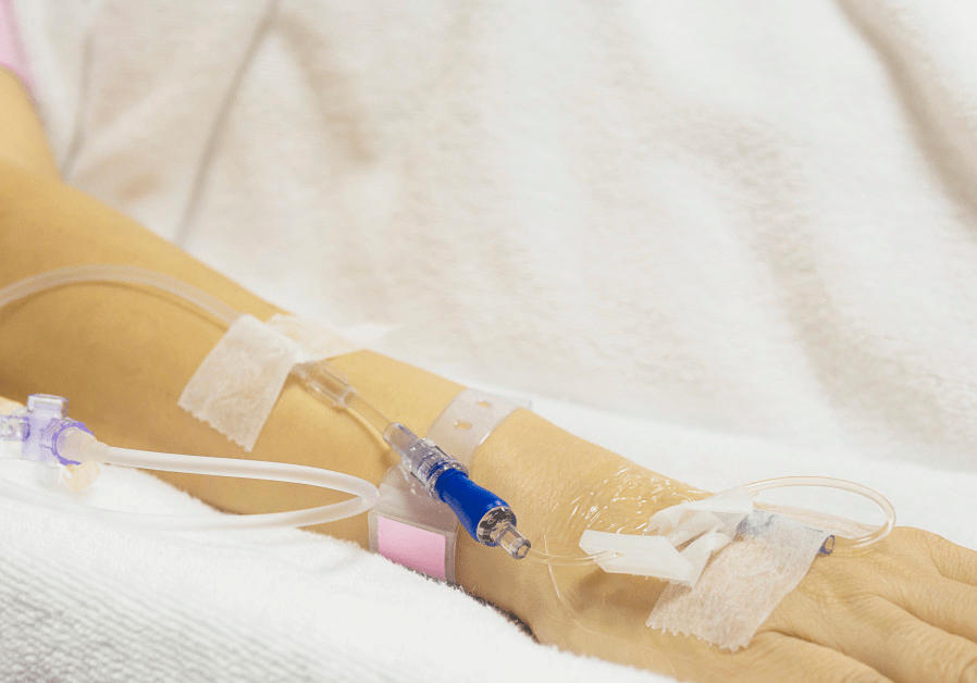 Laura Kollab virée pour avoir dit quelle donnerait à ses patients Juifs de faux médicaments