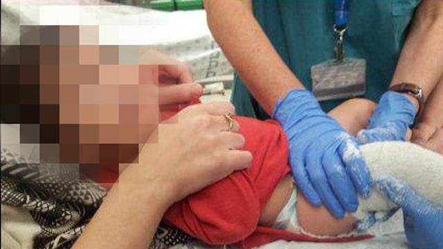 Jambe cassée pour la petite fille de Shiran