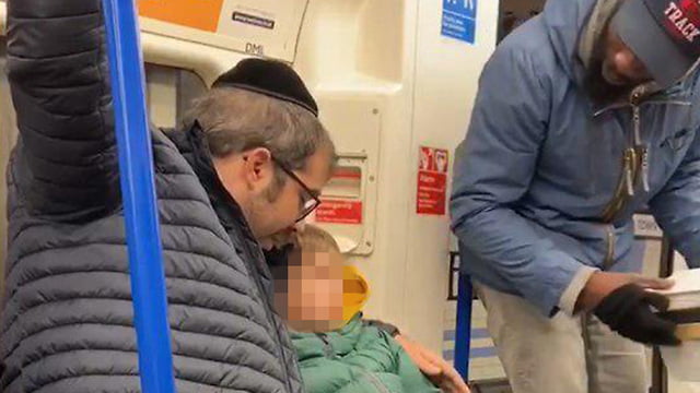 Antisémitisme dans un train londonien