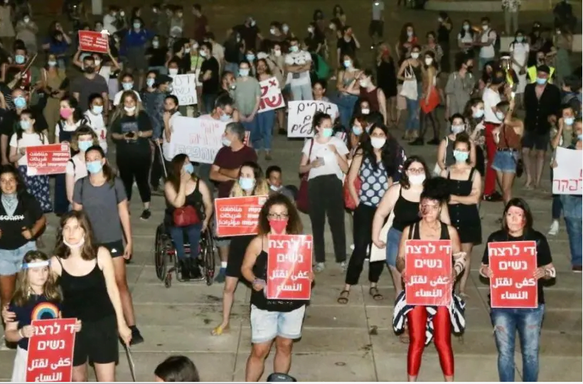 selon le groupe féministe LOTEM - l'unité de lutte contre le terrorisme de genre, s'est intégrée dans le discours public et médiatique. 