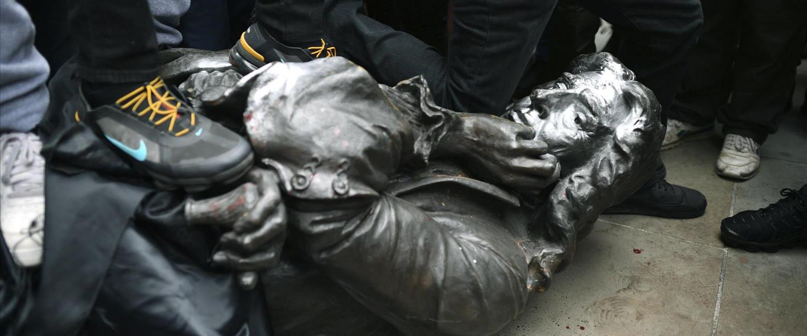 La destruction des statues à travers le monde, une révolution de l'Histoire est en marche